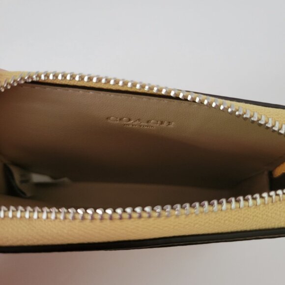 Coach CAU44 Zip Card Case Floral Print Leather Mini Wallet Chalk Multi - Picture 6 of 6